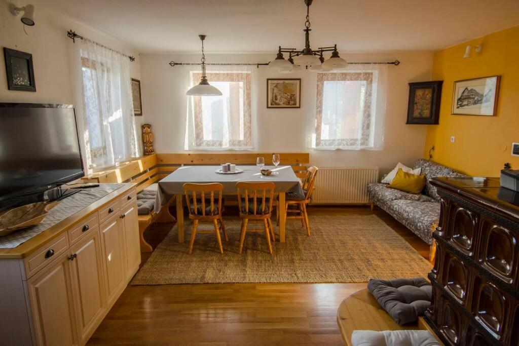הוילה Zelezniki House Pucnk-Beautiful Countryside מראה חיצוני תמונה